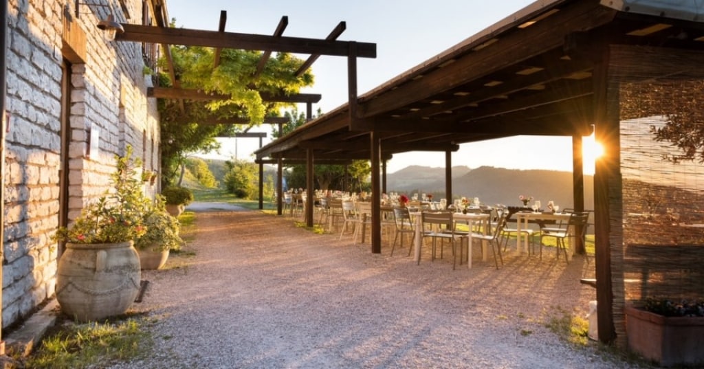 Riapre La Locanda Girolomoni Aperitivi Bio Al Tramonto E Incontri