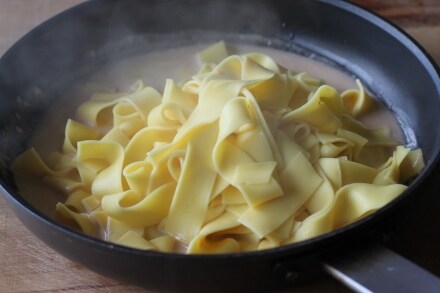 Ricetta Pappardelle Con Salsa Di Capesante Allo Zafferano Cucchiaio D