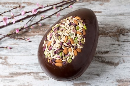 Ricetta Uovo Di Pasqua Al Cioccolato Fondente E Frutta Secca