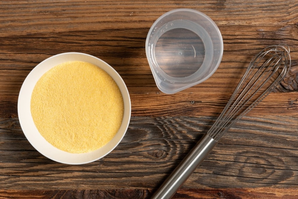 Come fare la polenta: dosi e cottura per un ottimo risultato - Ricette al  Volo