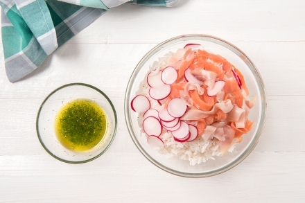 Preparazione Insalata di riso basmati, salmone e spada affumicati - Fase 2 Preparazione Insalata di riso basmati, salmone e spada affumicati - Fase 2