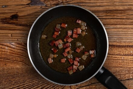 Preparazione Insalata di cavolo cappuccio con speck - Fase 2