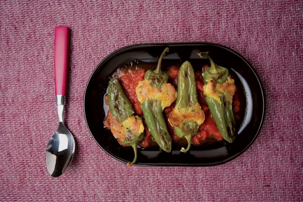 Ricetta Peperoni verdi ripieni e fritti - Cucchiaio d'Argento