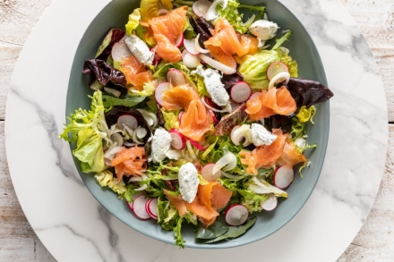 Preparazione Insalata con salmone e ricotta - Fase 2 Preparazione Insalata con salmone e ricotta - Fase 2