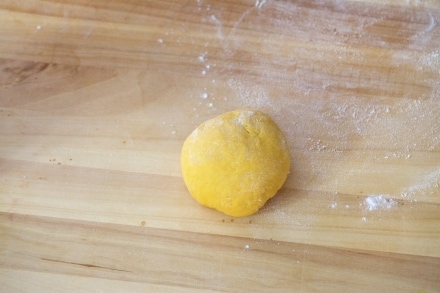 Preparazione Cappelletti in brodo - Fase 4