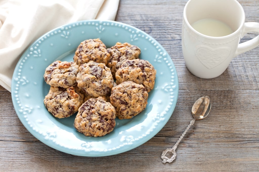 Ricetta Biscotti Ai Fiocchi D Avena Con Cioccolato E Ananas Cucchiaio D Argento