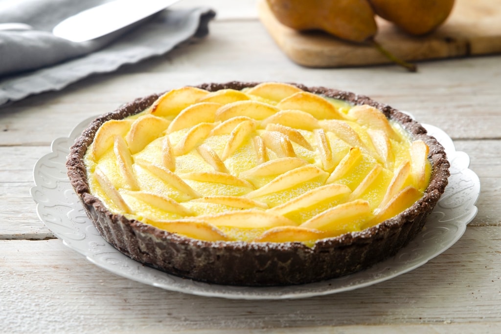 Ricetta Crostata al cacao con pere e crema di formaggio ...