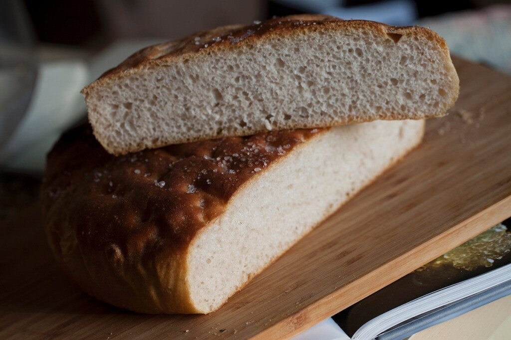 Ricetta Focaccia bianca con Lievito Madre - Cucchiaio d ...