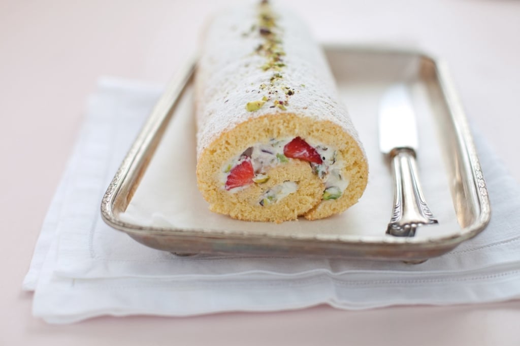 Tronchetto Di Natale Alla Ricotta.Ricetta Rotolo Alla Ricotta Fragole E Pistacchi Cucchiaio D Argento