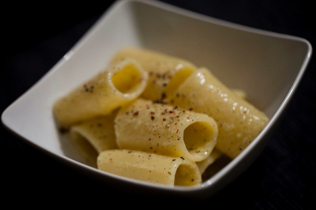 Ricetta Paccheri Con Salsa Alla Vaniglia Uovo E Pepe Cucchiaio D Argento