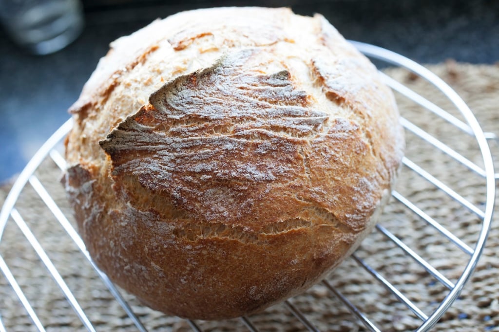 Pane in pentola integrale, veloce e senza lavorazione!