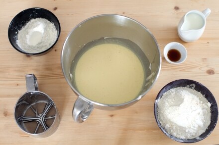 Preparazione Ciambella al mascarpone e cioccolato - Fase 2