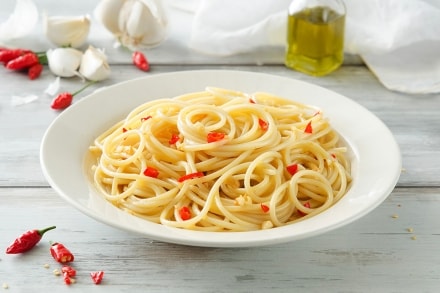 Preparazione Spaghetti aglio, olio e peperoncino - Fase 3