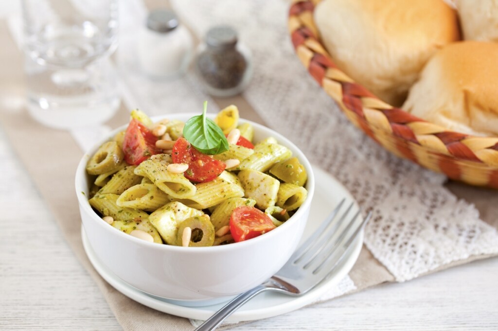 Featured image of post Recipe of Pasta Pesto E Pomodoro