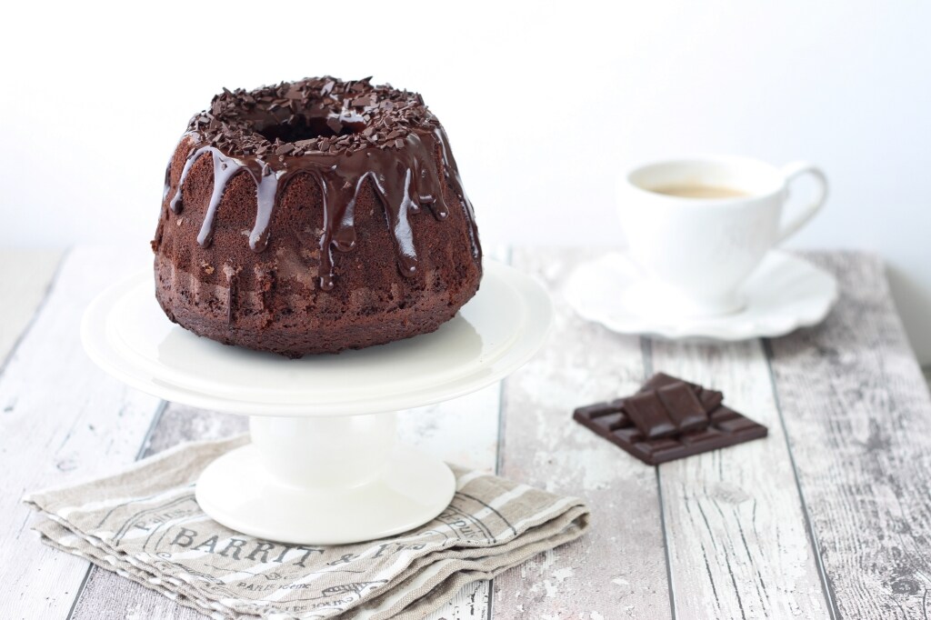 Ricetta Ciambella Al Cacao Con Glassa Al Cioccolato Fondente E Rum Cucchiaio D Argento