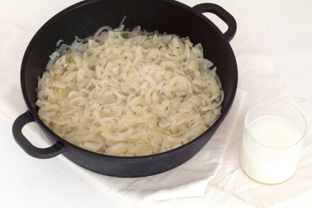 Preparazione Paccheri ripieni di soupe à l'oignon, parmigiano e pane fritto - Fase 2