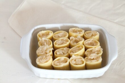 Preparazione Paccheri ripieni di soupe à l'oignon, parmigiano e pane fritto - Fase 4