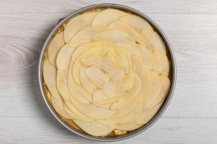 Preparazione Torta di mele senza burro - Fase 3 Preparazione Torta di mele senza burro - Fase 3