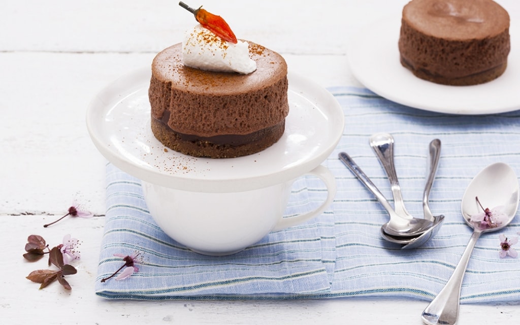 Ricetta Tortini di biscotti e cioccolato alla mousse e peperoncino -  Cucchiaio d'Argento