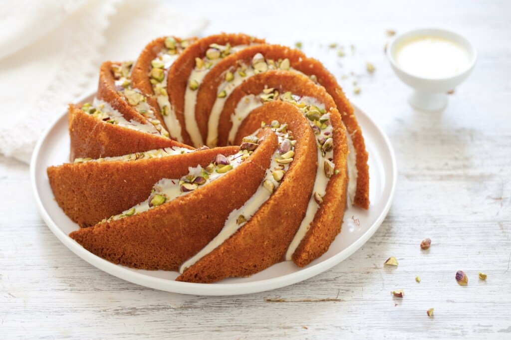 Bundt cake allo zafferano e cioccolato bianco