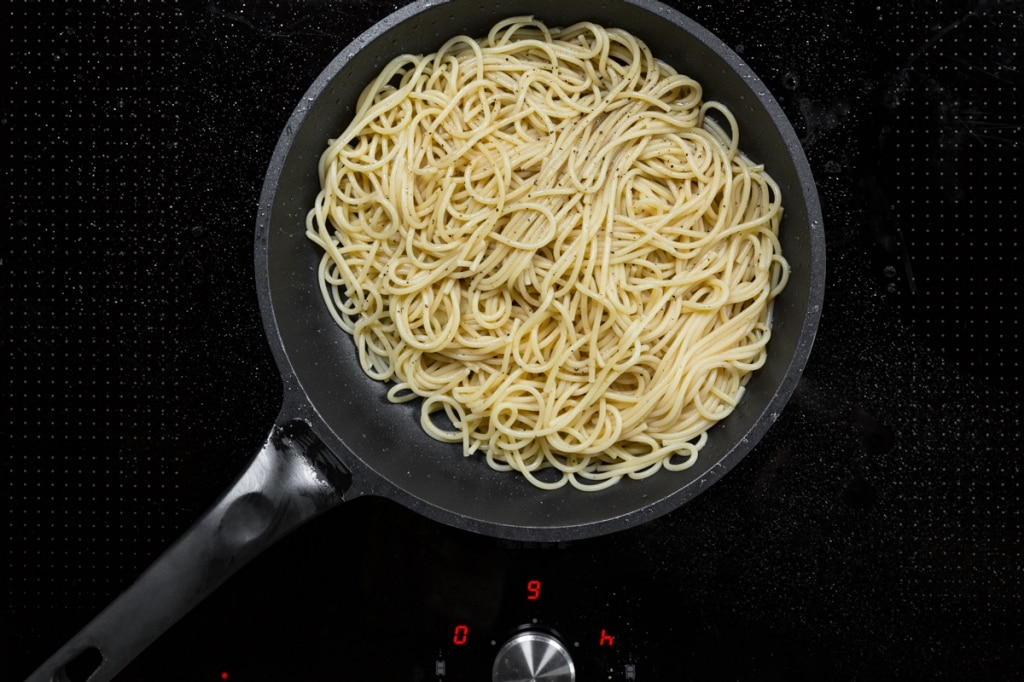 Spaghetti con la colatura di alici di Cetara: la ricetta dei cetaresi