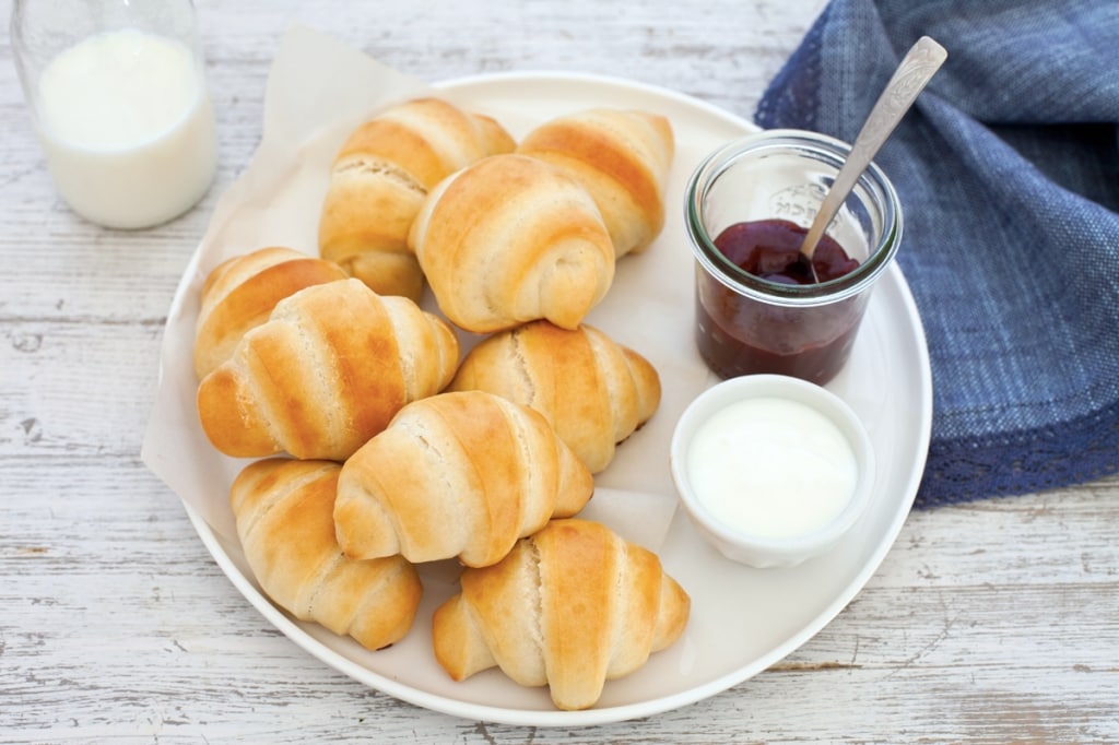 Ricetta per croissant morbidi con impasto allo yogurt greco