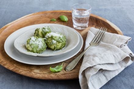 Ricetta Gnocchi di patate al pomodoro e basilico - Cucchiaio d'Argento