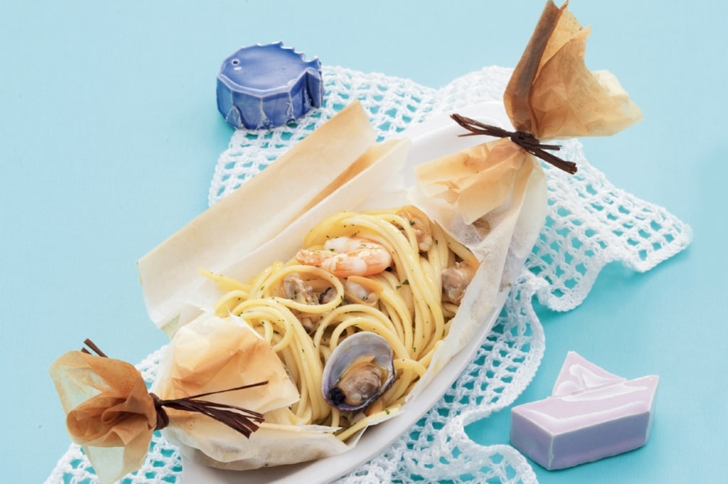 Ricetta Linguine Al Cartoccio Con Vongole E Gamberi Cucchiaio D Argento