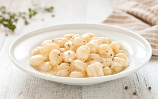 Ricetta Gnocchi di patate al pomodoro e basilico - Cucchiaio d'Argento