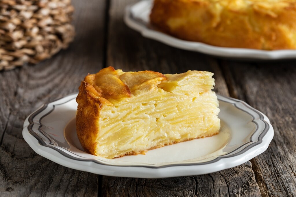 Torta Di Mele E Noci Fatto In Casa Da Benedetta - Get Images