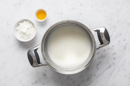 Preparazione Torta soffice con crema al latte - Fase 3