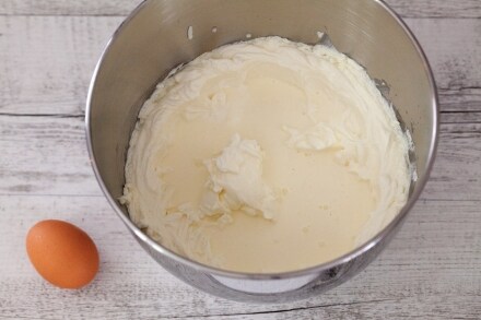 Preparazione Cheesecake al caramello salato  - Fase 2