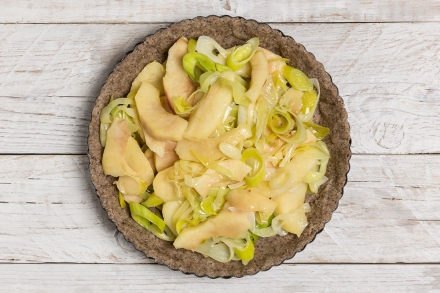 Preparazione Crostata salata con germogli di ravanello - Fase 4 Preparazione Crostata salata con germogli di ravanello - Fase 4