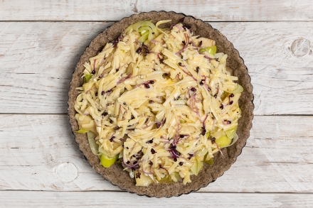 Preparazione Crostata salata con germogli di ravanello - Fase 4 Preparazione Crostata salata con germogli di ravanello - Fase 4