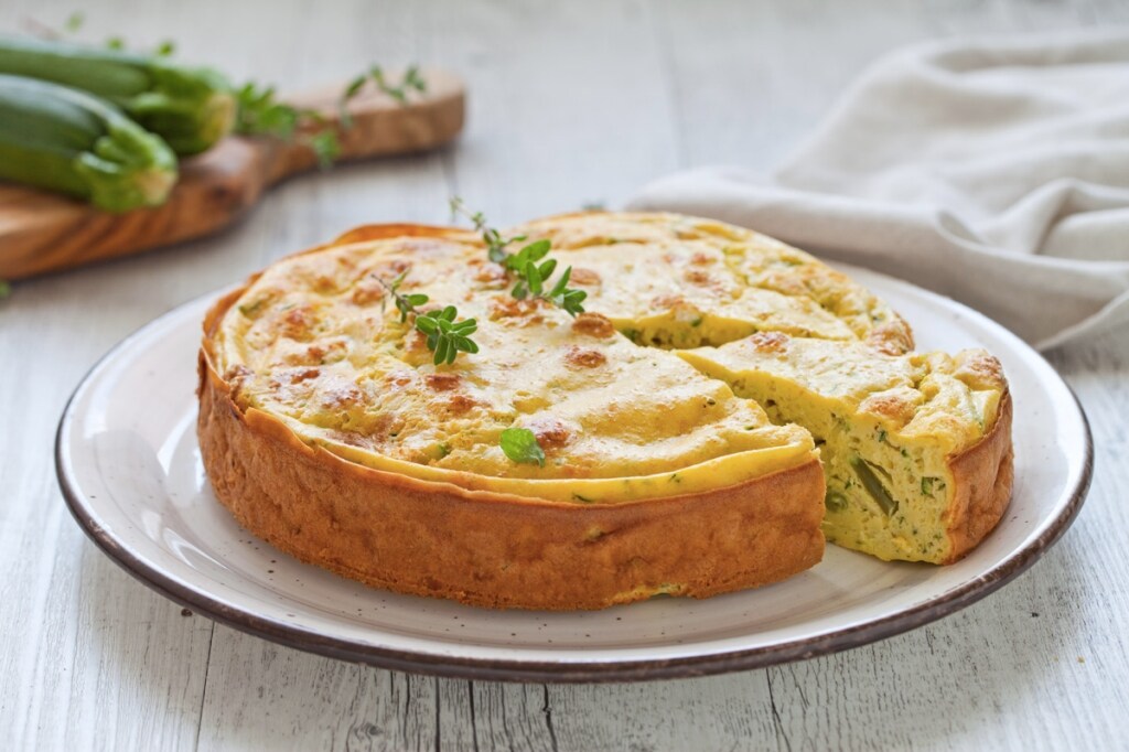 Torta salata alle zucchine e fagiolini 