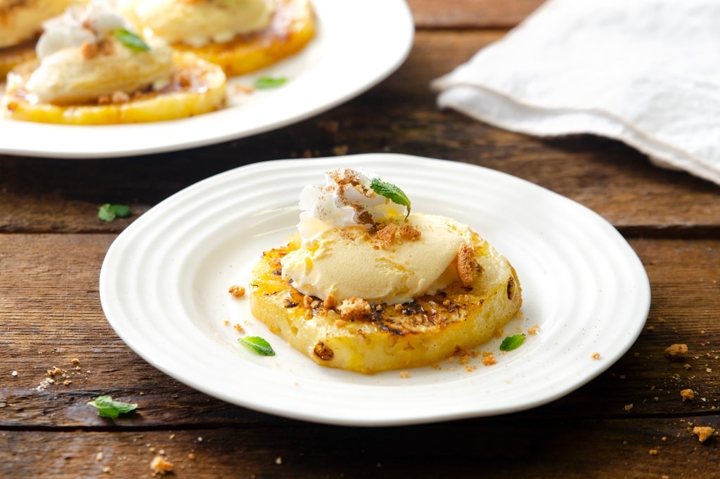 Ricetta Ananas Grigliato Con Gelato E Amaretti Cucchiaio D Argento