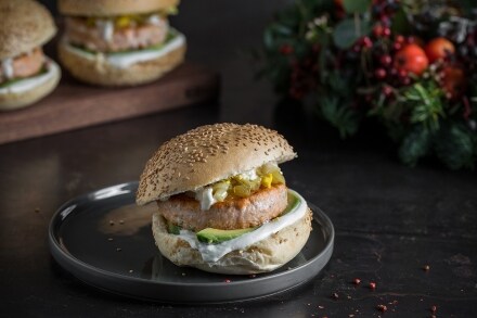 Preparazione Fishburger di salmone al lime e pepe rosa  - Fase 3