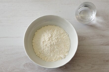 Preparazione Ravioli di gamberi al vapore - Fase 1