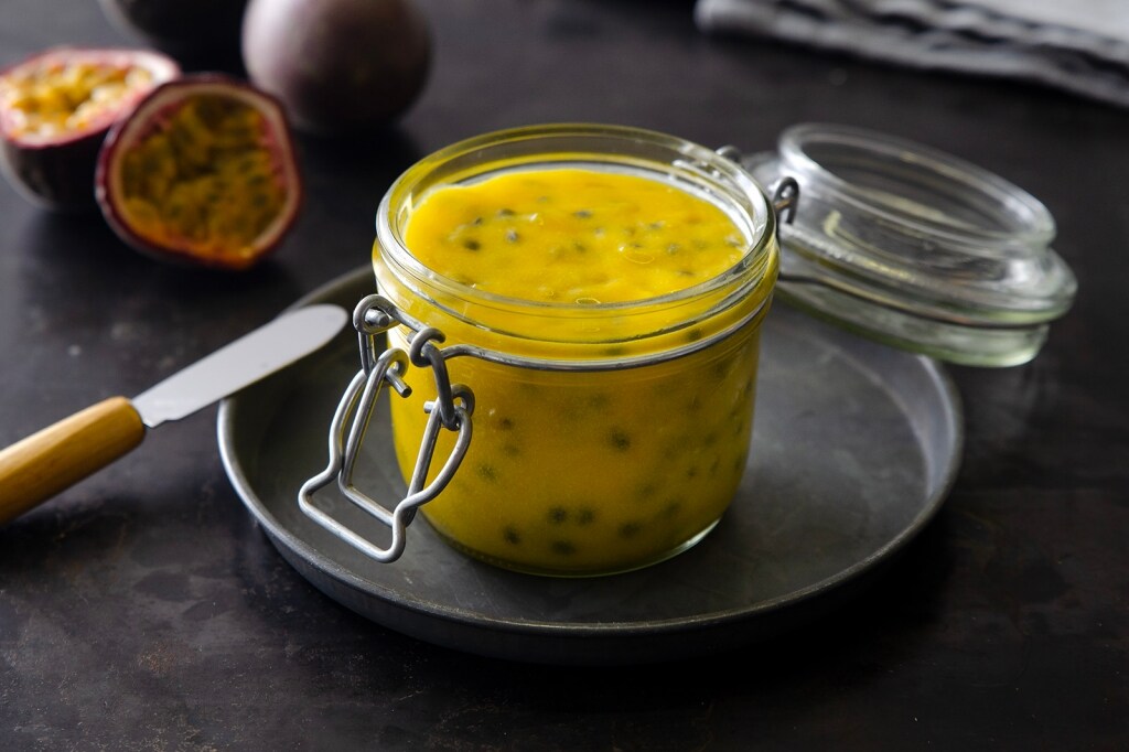 Passion fruit curd