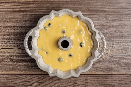 Preparazione Ciambella senza burro ai mirtilli - Fase 2 Preparazione Ciambella senza burro ai mirtilli - Fase 2