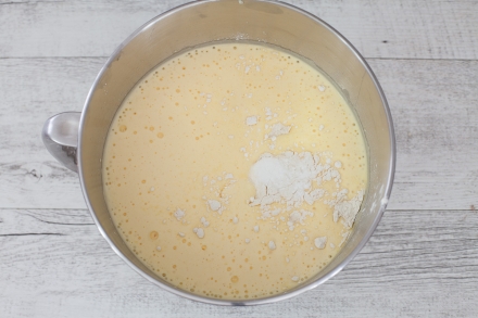 Preparazione Torta versata alla marmellata - Fase 2 Preparazione Torta versata alla marmellata - Fase 2