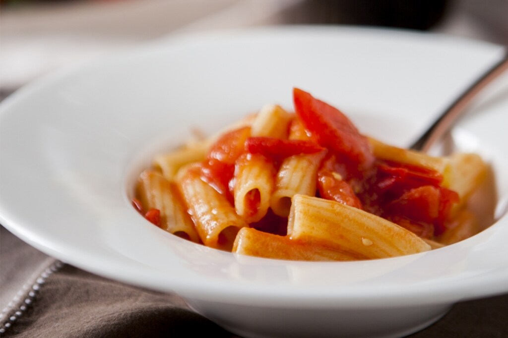 Maccheroni stufati al pomodoro