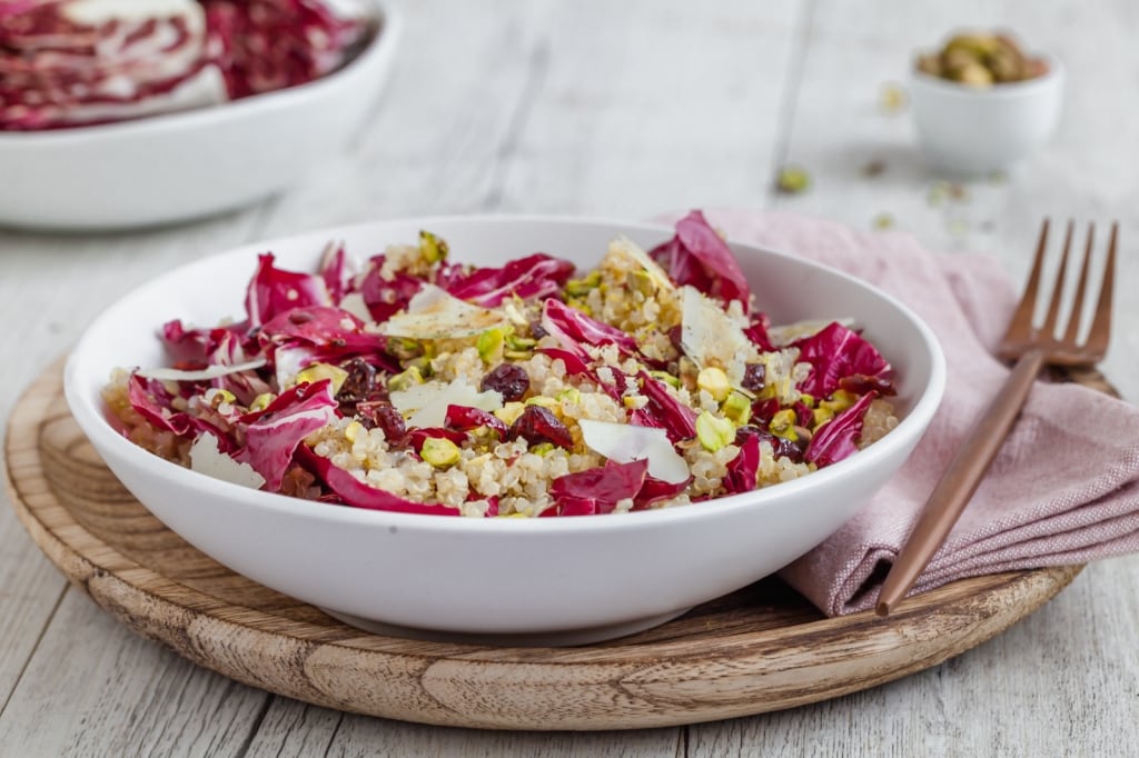 Ricetta Insalata Di Radicchio Di Chioggia Con Quinoa Mirtilli Rossi E Pistacchi Cucchiaio D