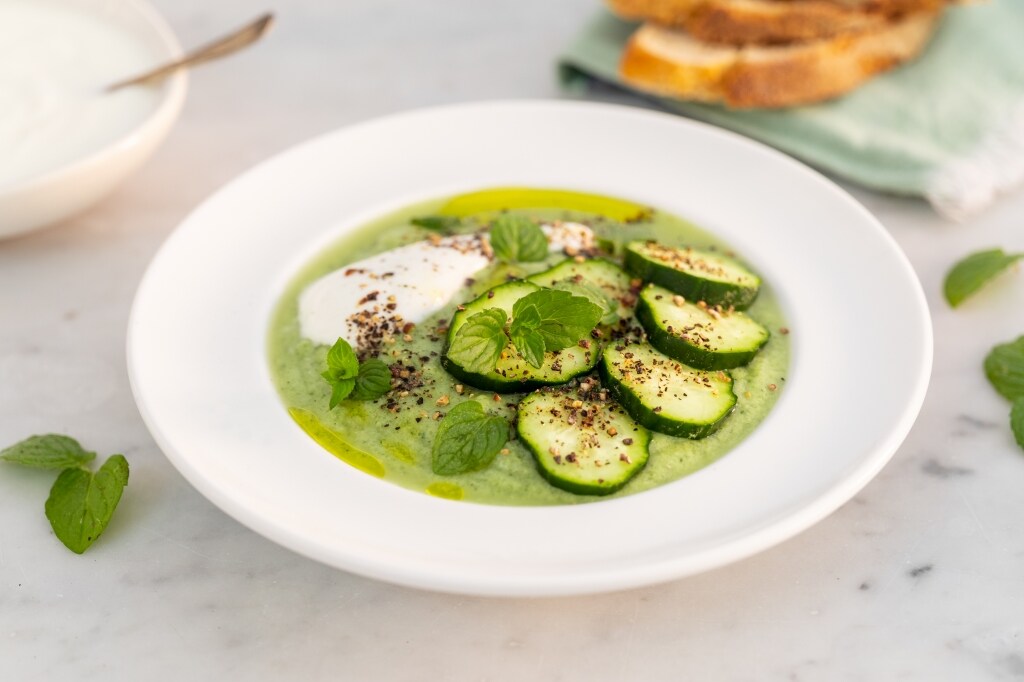 Gazpacho di cetrioli e avocado alla menta