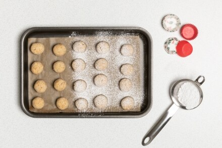 Preparazione Palline al cocco e frutta secca   - Fase 4