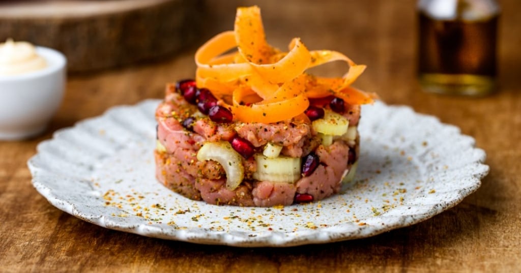 Tartare di manzo su carta di riso e straccetti di Parma, Ricette