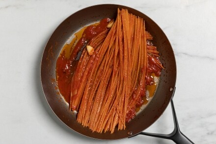 Preparazione Spaghetti all'assassina - Fase 2