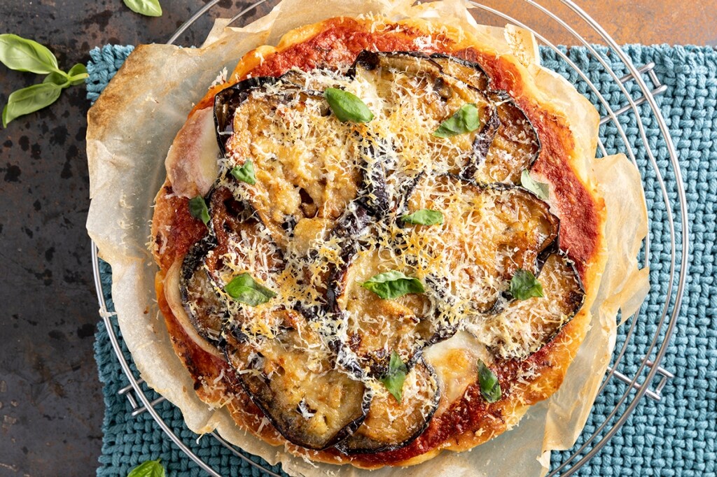 Focaccia alla parmigiana di melanzane