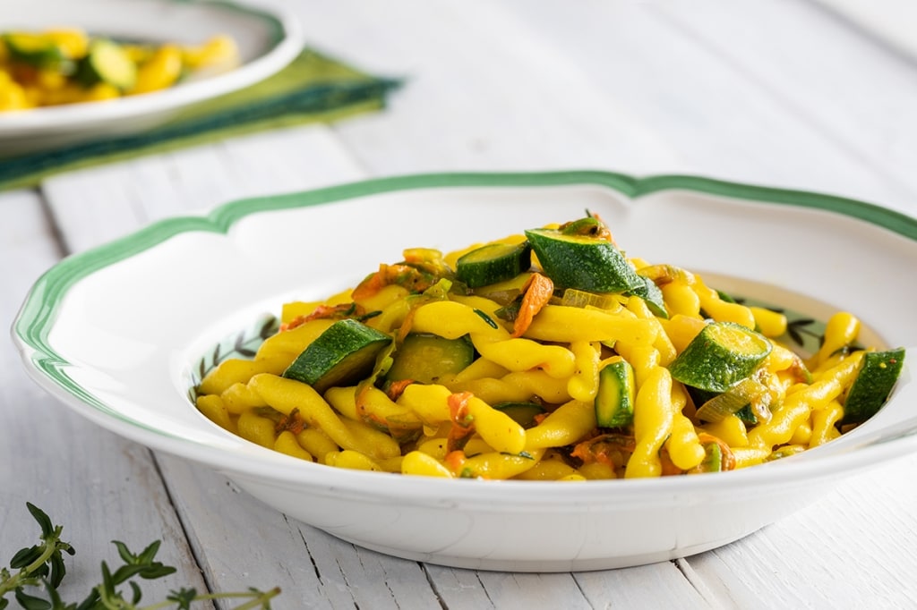 Strozzapreti con zucchine e zafferano