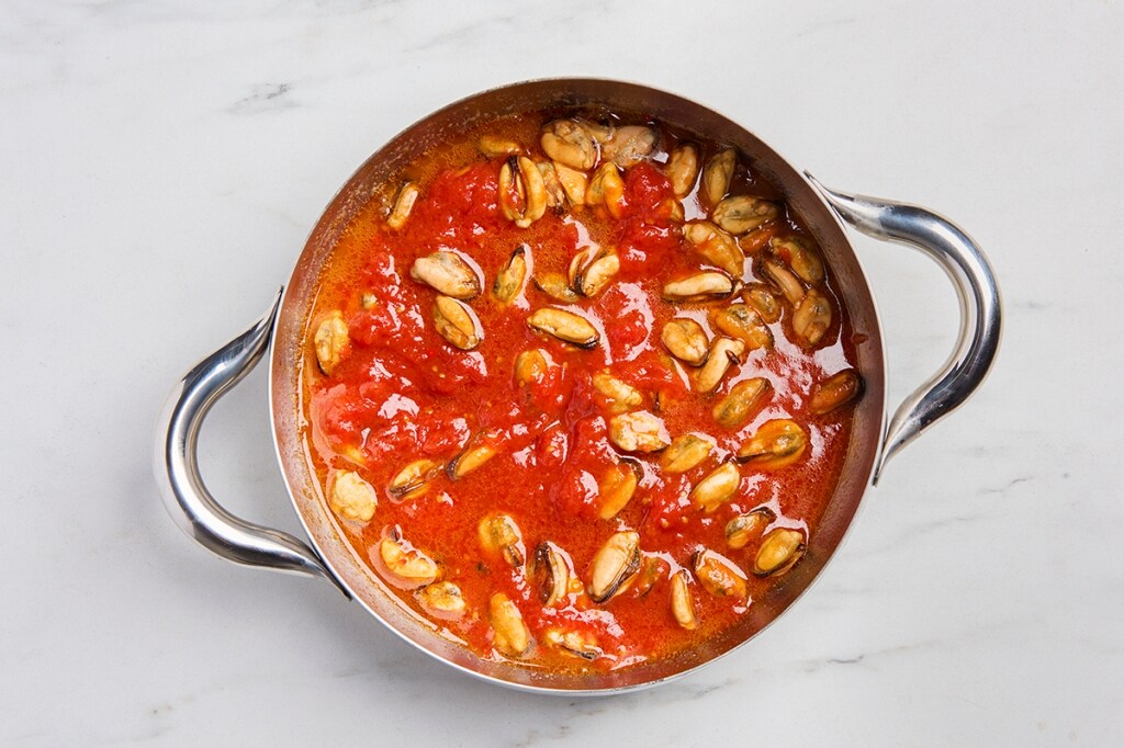 Spaghetti alla chitarra al sugo - Le ricette di cucina semplici e gustose!